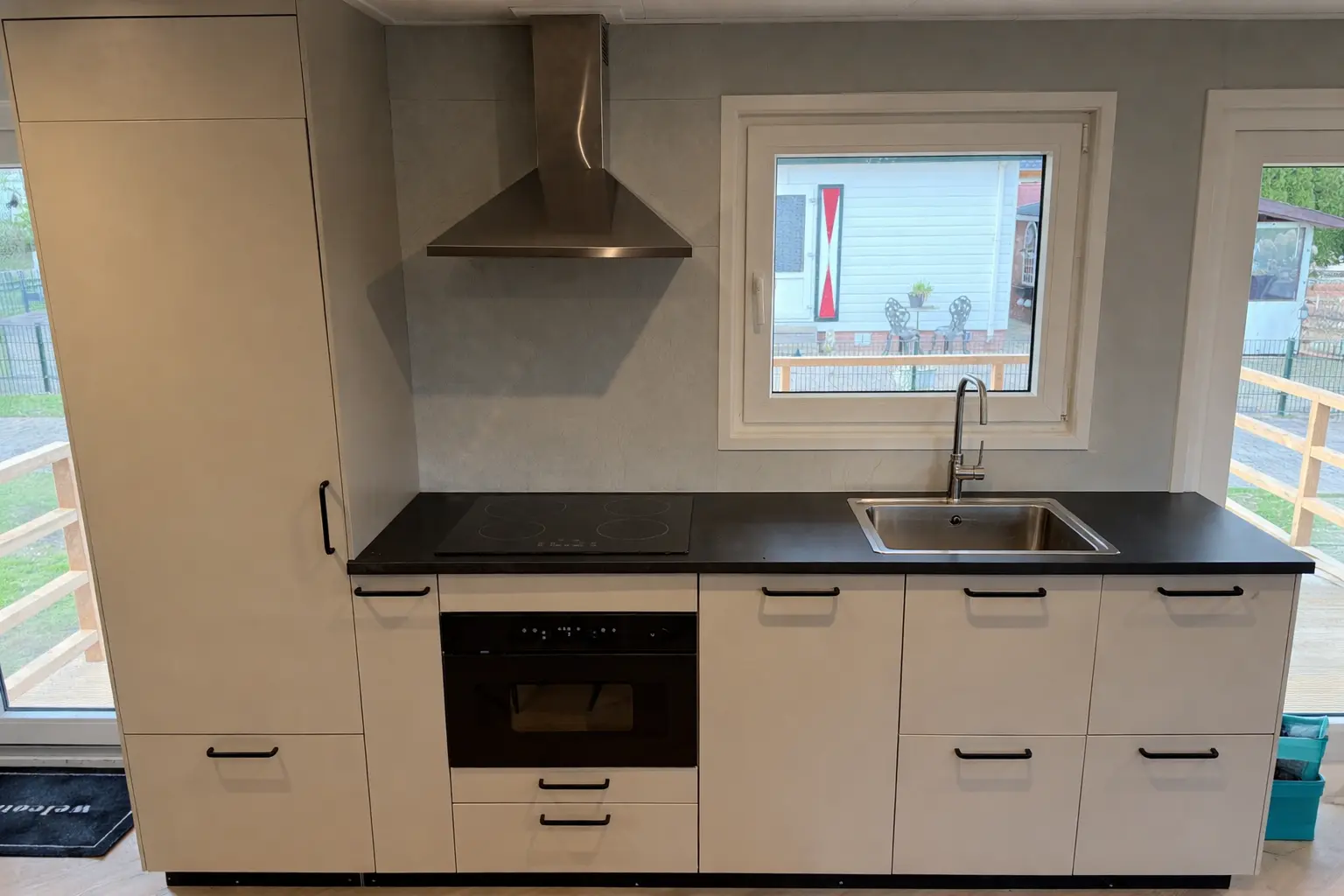 Volledig ingerichte open keuken